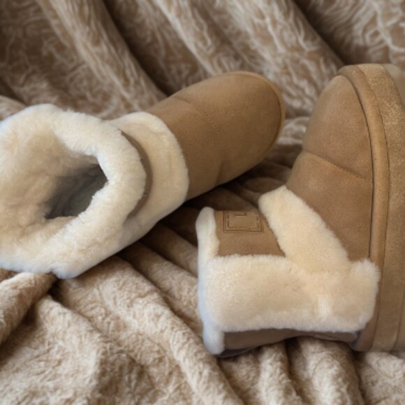 NEW UGG Classic Chillapeak Shearling Platform Boots — Women’s Size 9 - Picture 9 of 16